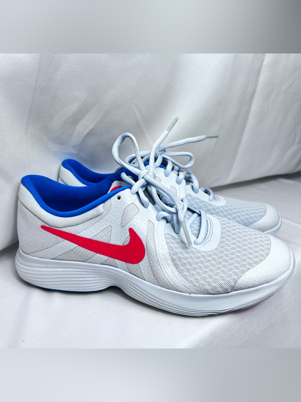 Nike White Sneakers with Pink Swoosh and Blue Lining Size 6 Youth